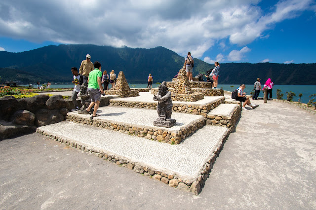 Lago e tempio Danau Bratan-Bali