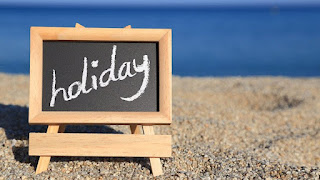 छुट्टी के दिन का आनंद पर निबंध | Essay on Holiday for Students