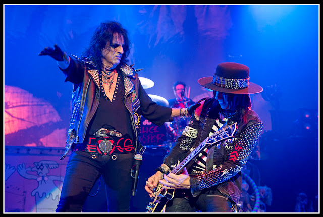 Alice Cooper;Tommy Henriksen