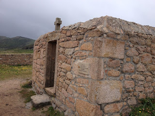 By E.V.Pita (2013) / English Cemetery of Serpent and Dune Beach 13 