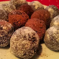 low calorie chocolate truffles. Only 36 calories per truffle! Slimming World friendly, weight watchers friendly chocolate.