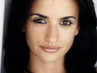 Free wallpapers without watermarks of Penelope Cruz at Fullwalls.blogspot.com