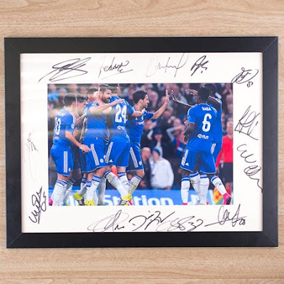 Chelsea Signed team photo_Hochanda