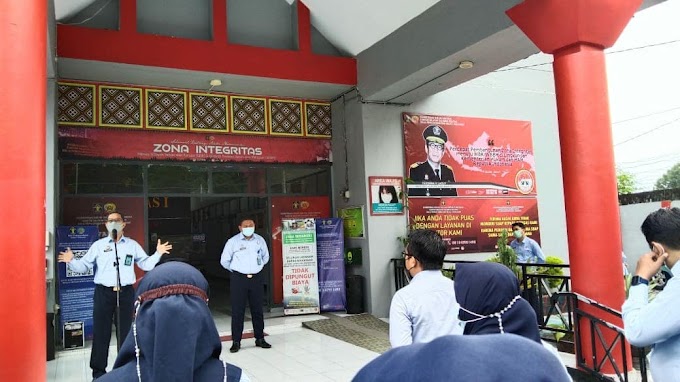 GIAT APEL PAGI, POKJA TATA LAKSANA MENGAJAK PEGAWAI AGAR SEMANGAT TAAT SOP