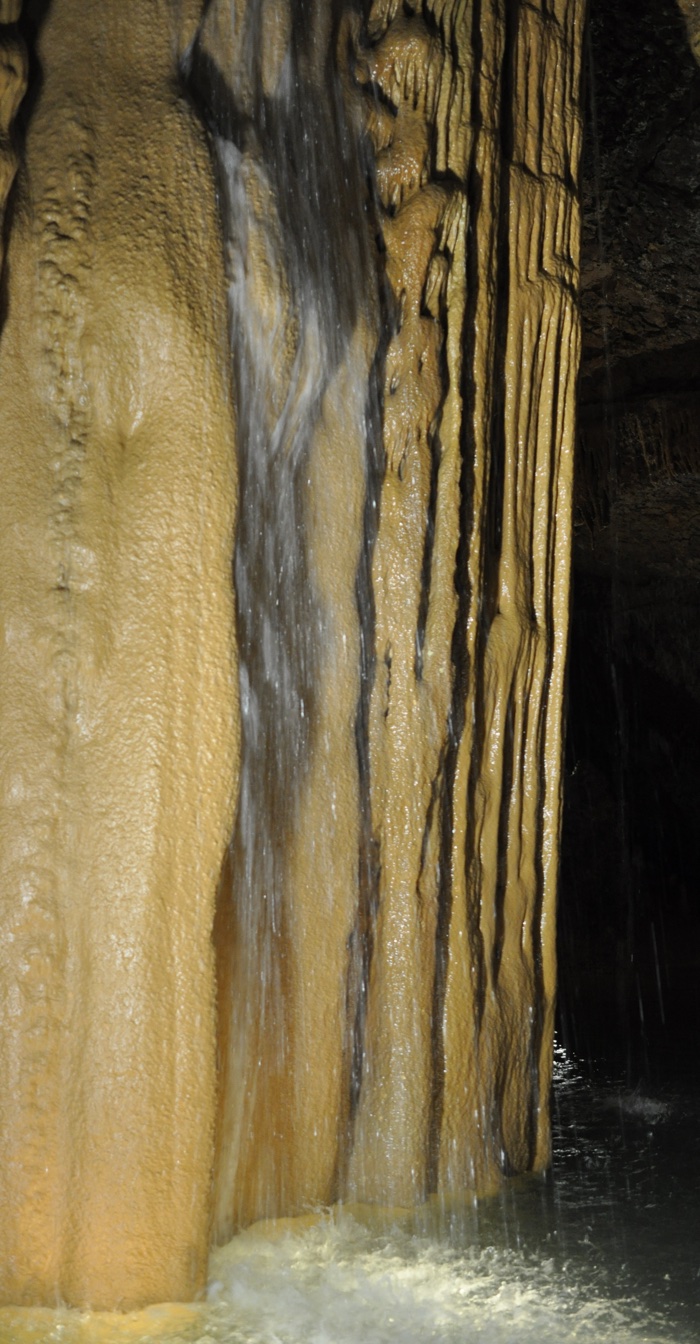 Balade dans la Grotte de Trabuc dans les Cévennes