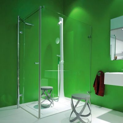 Green walls shower room design