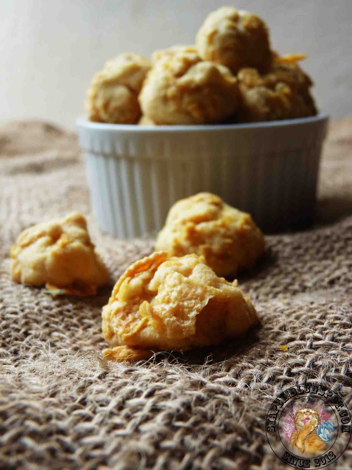 Syapex kitchen: Cornflakes Crunchy Cookies