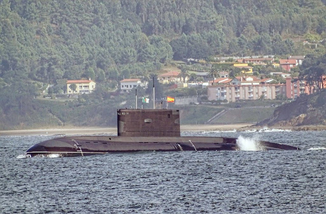 Submarino Kilo de la Armada de Argelia retoma su viaje luego de la tormenta