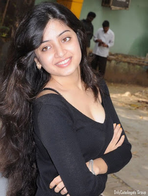 Poonam_Kaur_In_Black_Dress