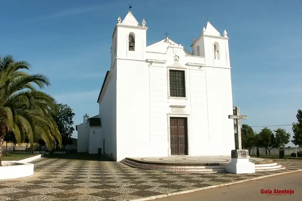 Igreja-Matriz-de-Selmes-século-XVIII-em.semes-concelho-de-vidigueira-com-o-guia-alentejo