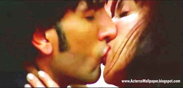 Anushka Sharma Hot Kissing Scene 2013 Pics Anushka Sharma Hot Kiss 2014 Pics