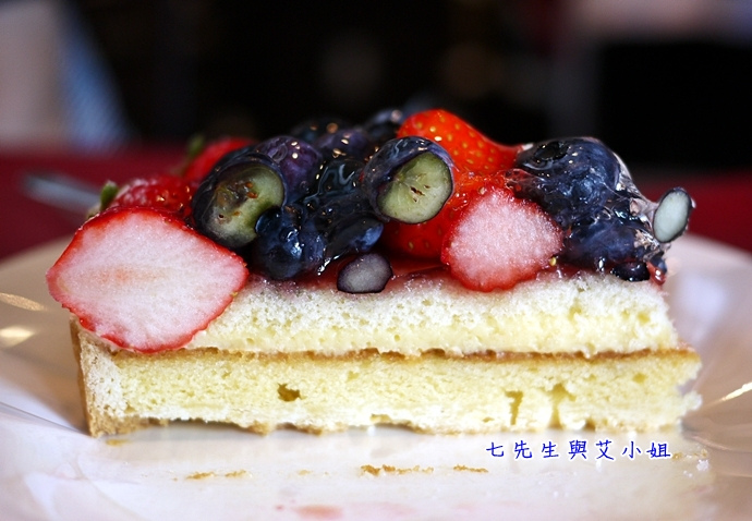 28 Patisserie<br />			Parterre綜合莓果塔