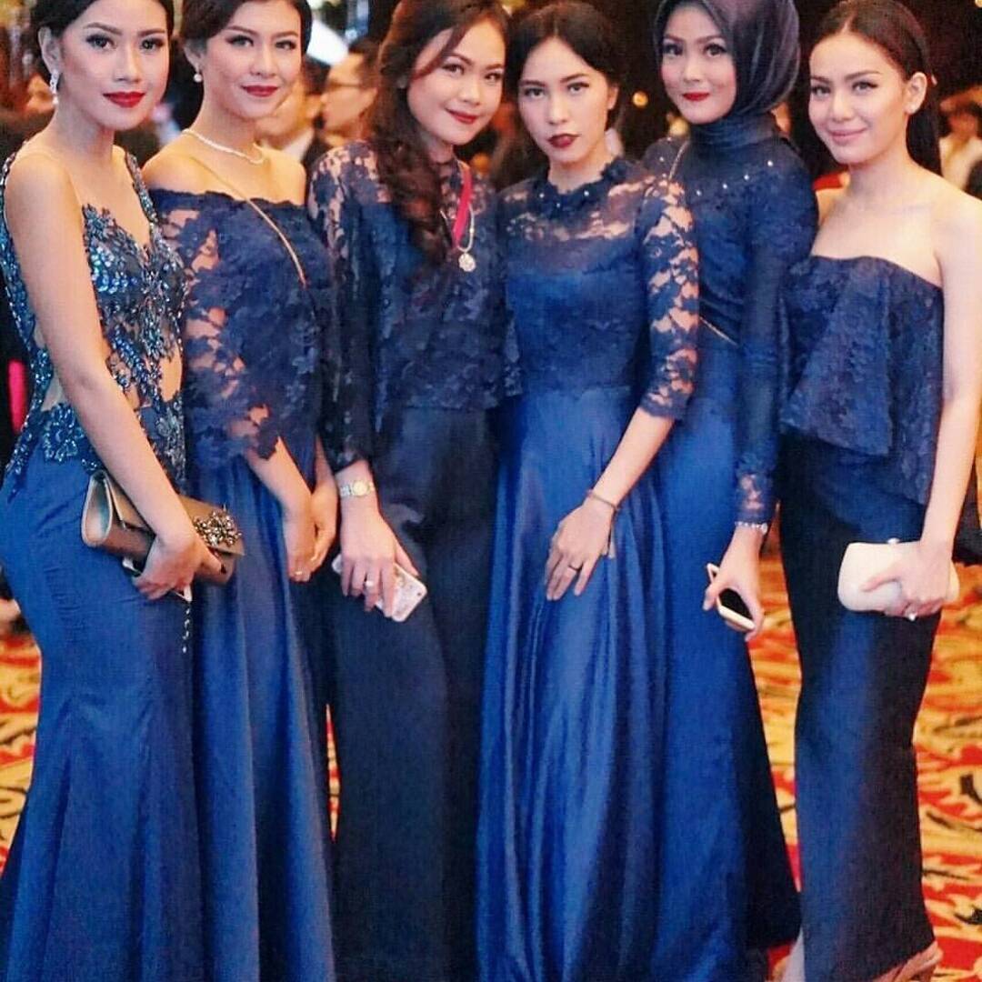 14+ Contoh Model Kebaya Modern untuk Ibu Hamil Modis 2018