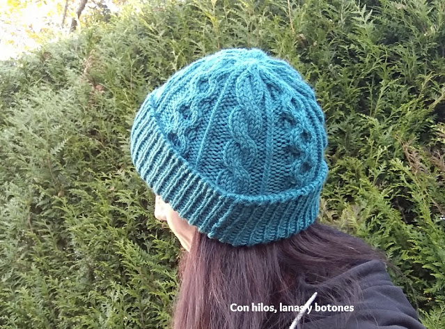 Con hilos, lanas y botones: Gorro Tayuela (patrón de Belén Fernández)