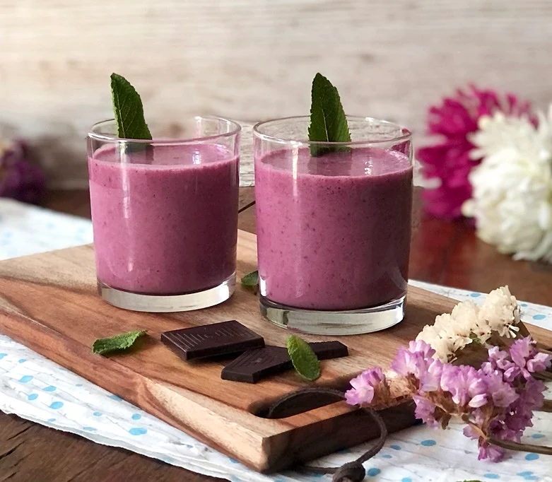 Batido de frutos rojos con bebida de avena