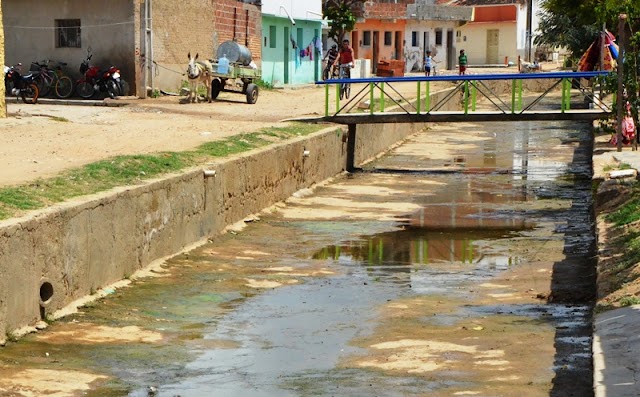 Passarelas do canal do Rio Verde são recuperadas