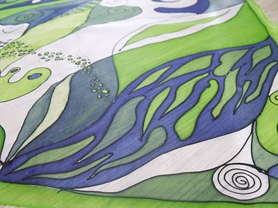 modern selyemkendő kék zöldben - kézzel festett ajándék
