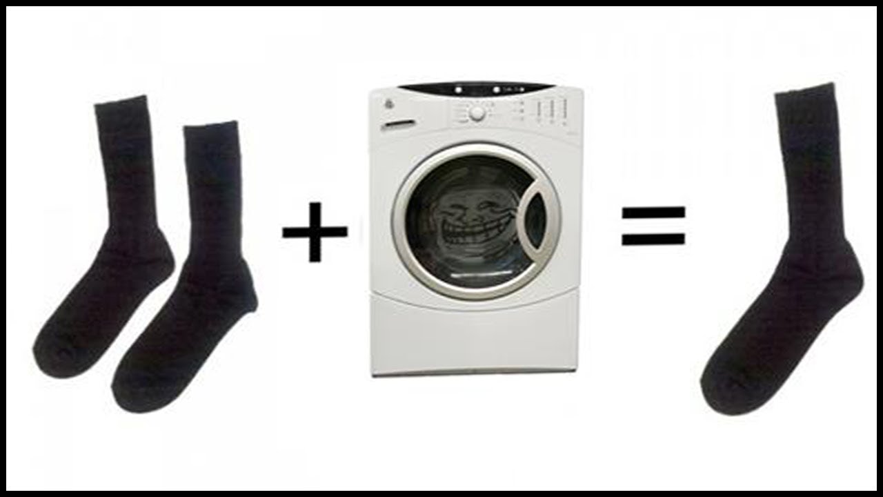 Socken die in der Waschmaschine verschwinden humorvolle Bilder%20(4) Heitere Haushaltsmomente mit einem Augenzwinkern Haushalt, Humorvolle Alltagsgeschichten, Pflichten, Wäsche waschen