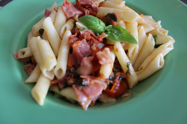 receita, penne com molho de tomate e presunto, receita, henrique sá pessoa, blogue de casal