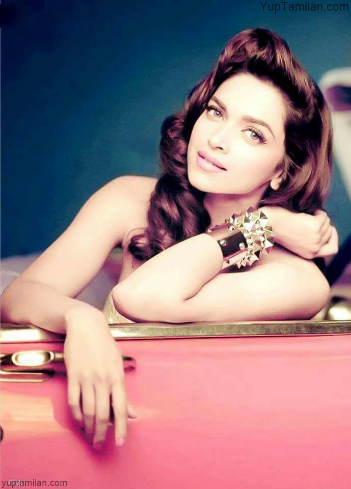 Deepika-Padukone-Sexiest-Photos