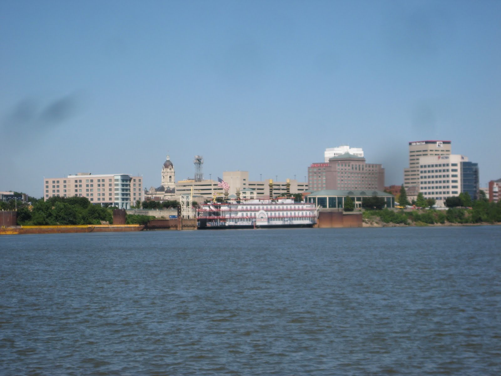 Pictures of Evansville, In as we approaced. This is the third largest ...