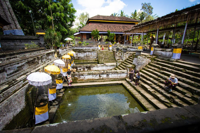 Grotta dell'elefante di Goa Gajah-Bali