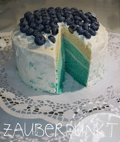 Blaue Ombre-Torte mit Heidelbeeren, Geburtstag, Geburtstagstorte