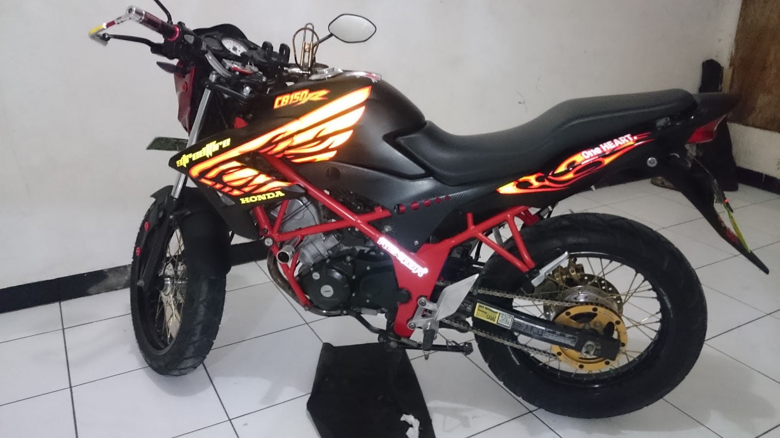 Modifikasi Motor Cbr 150 Velg Jari Jari  Kumpulan 