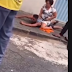 VÍDEO: PM APOSENTADA IMOBILIZA ASSALTANTE EM CALÇADA