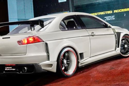 Mitsubishi Lancer EVO X Photos