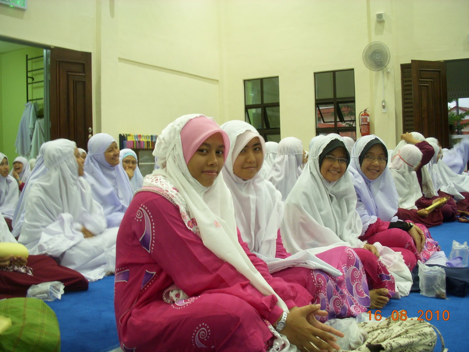 SMK BANDAR MAHARANI, MUAR: Majlis Iftar Jamaie & Solat 