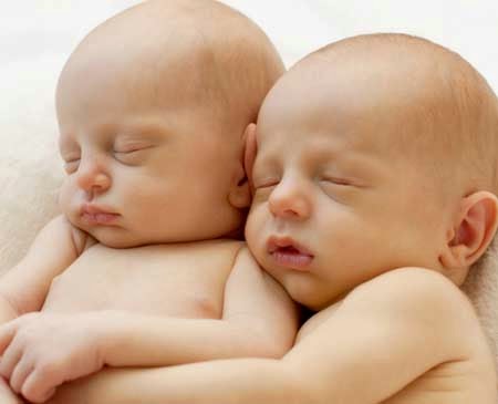 9 Tanda Wanita Hamil Bayi  Kembar  yang Harus Kamu Tau 