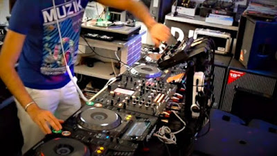 Những DJ thời nay và kỹ năng nên có