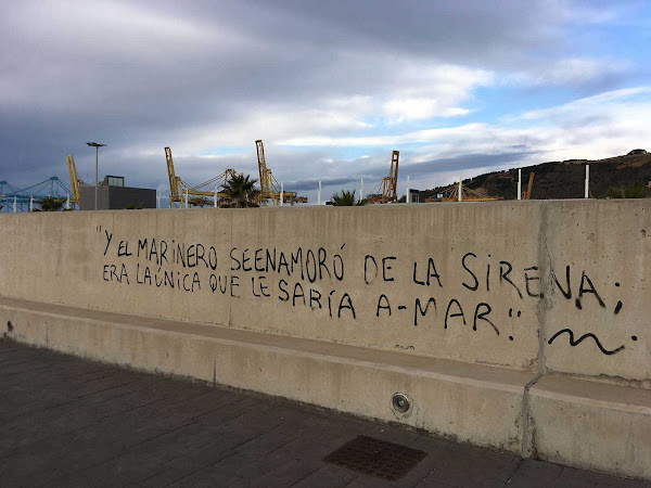 Pintada en el Passeig de l'Escullera. Barcelona, 2021