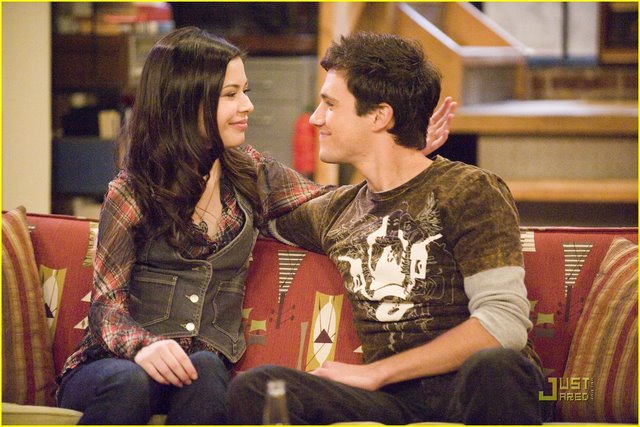 victoria justice icarly. Icarly biography images