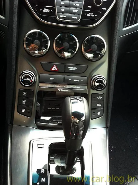 Hyundai Genesis Coupe 2012 - console central