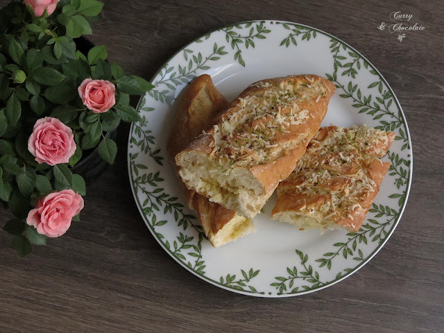 Pan con queso, aceite de oliva y orégano – Bread with cheese, olive oil and oregan