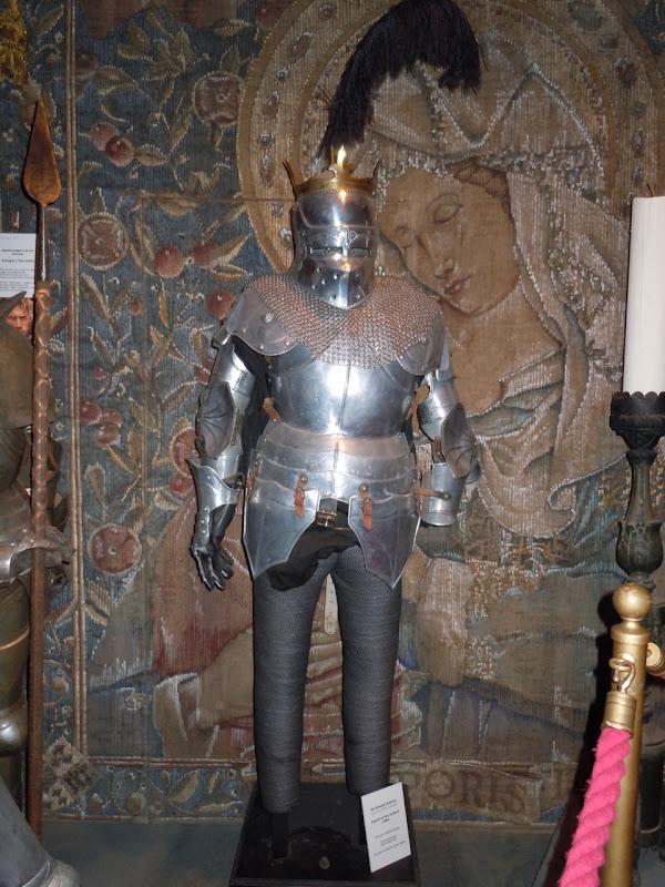 Sir Gawain Armour Sword of the Valiant