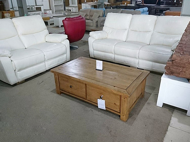 Bàn sofa gỗ thông 2 hộc mộc mạc PK18