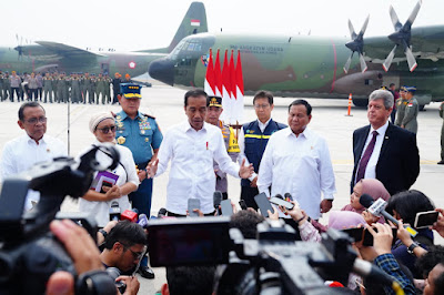 Panglima TNI Laksamana TNI Yudo Margono, S.E., M.M. Dampingi Presiden Joko Widodo kirim Pesawat C-30 Hercules Bentuk kepedulian Pemerintah Indonesia kepada Rakyat Palestina