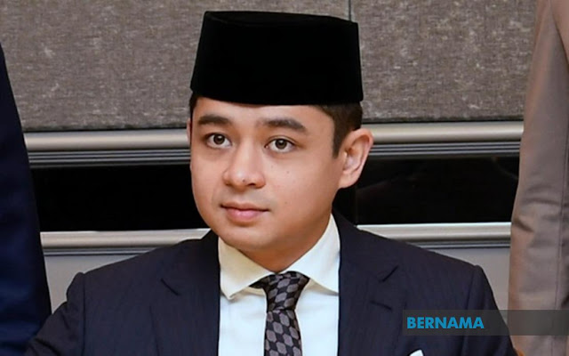 Tengku Hassanal berkenan lanjut tempoh jawatan MB, Exco Pahang Pemangku Raja Pahang Tengku Hassanal Ibrahim Alam Shah Al-Sultan Abdullah Ri'ayatuddin Al-Mustafa Billah Shah berkenan melanjutkan tempoh memegang jawatan Menteri Besar dan 10 Ahli Majlis Mesyuarat Kerajaan Negeri (Exco) Pahang yang dijadualkan tamat hari ini dan Jun depan. 