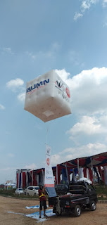 KREASI BALON bergerak di bidang jasa Balon menjual menyewakan dan memproduksi Balon yang efektif untuk media Periklanan Anda,event Permainan,dan Jasa untuk Balon dengan produk-produk yang berkualitas.KREASI BALON juga dapat menambahkan gambar logo,banner,pesan singkat dan warna kustom pada Balon Iklan sesuai kebutuhan Anda.