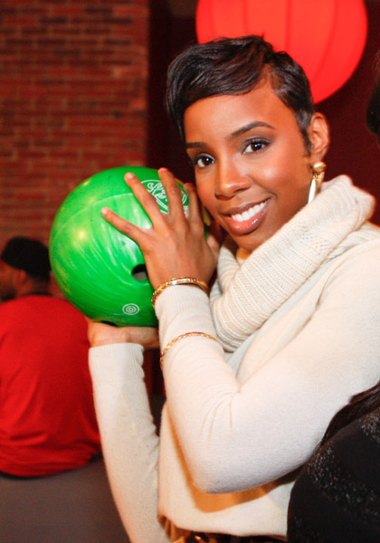 kelly rowland hair. Kelly Rowland went blowling In