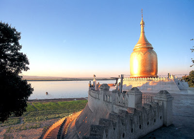 Bupaya Pagoda and Irrawaddy in the back