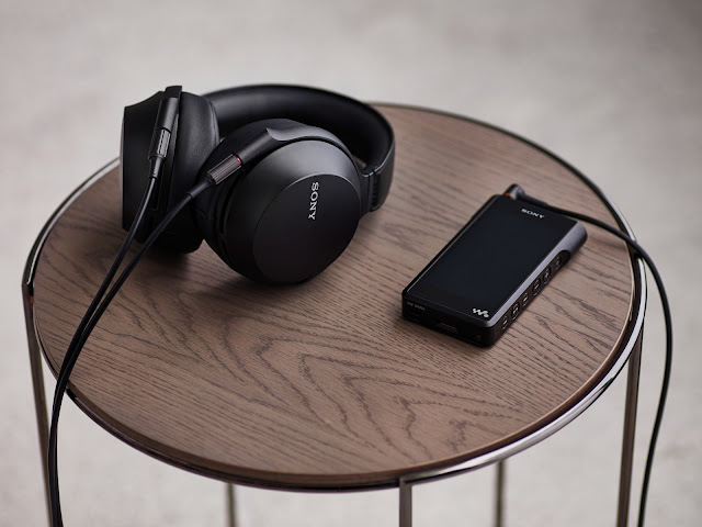 Sony MDR-Z7M2 headphones