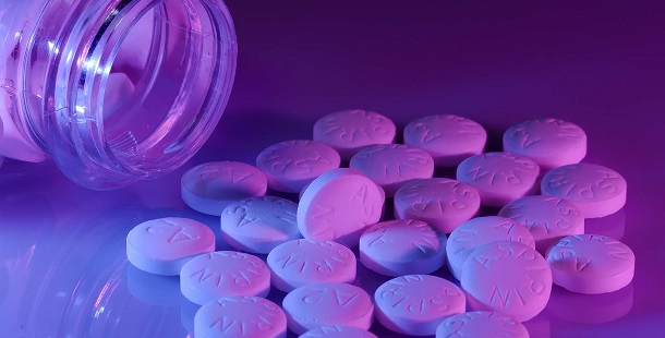 Aspirina reduz risco de cancro do cólon, sugere estudo