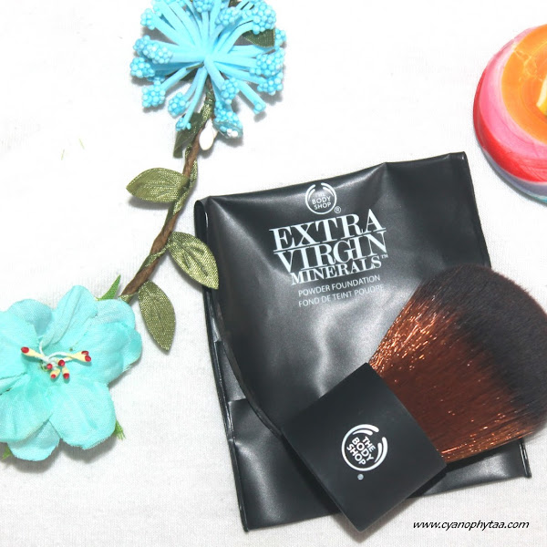 Review The Body Shop Extra Virgin Minerals Powder Foundation Brush