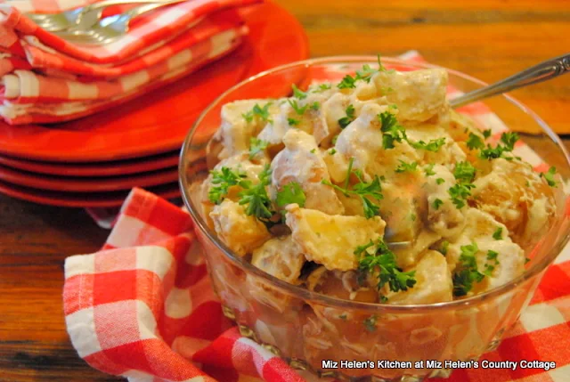 Slow Cooker Scalloped Bacon Potatoes at Miz Helen's Country Cottage