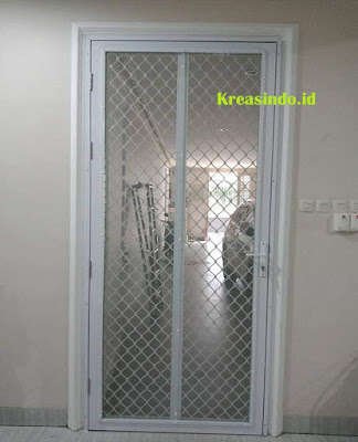  Model  Pintu  Expanda atau Pintu  Kawat  Nyamuk  Aluminium  Terbaru