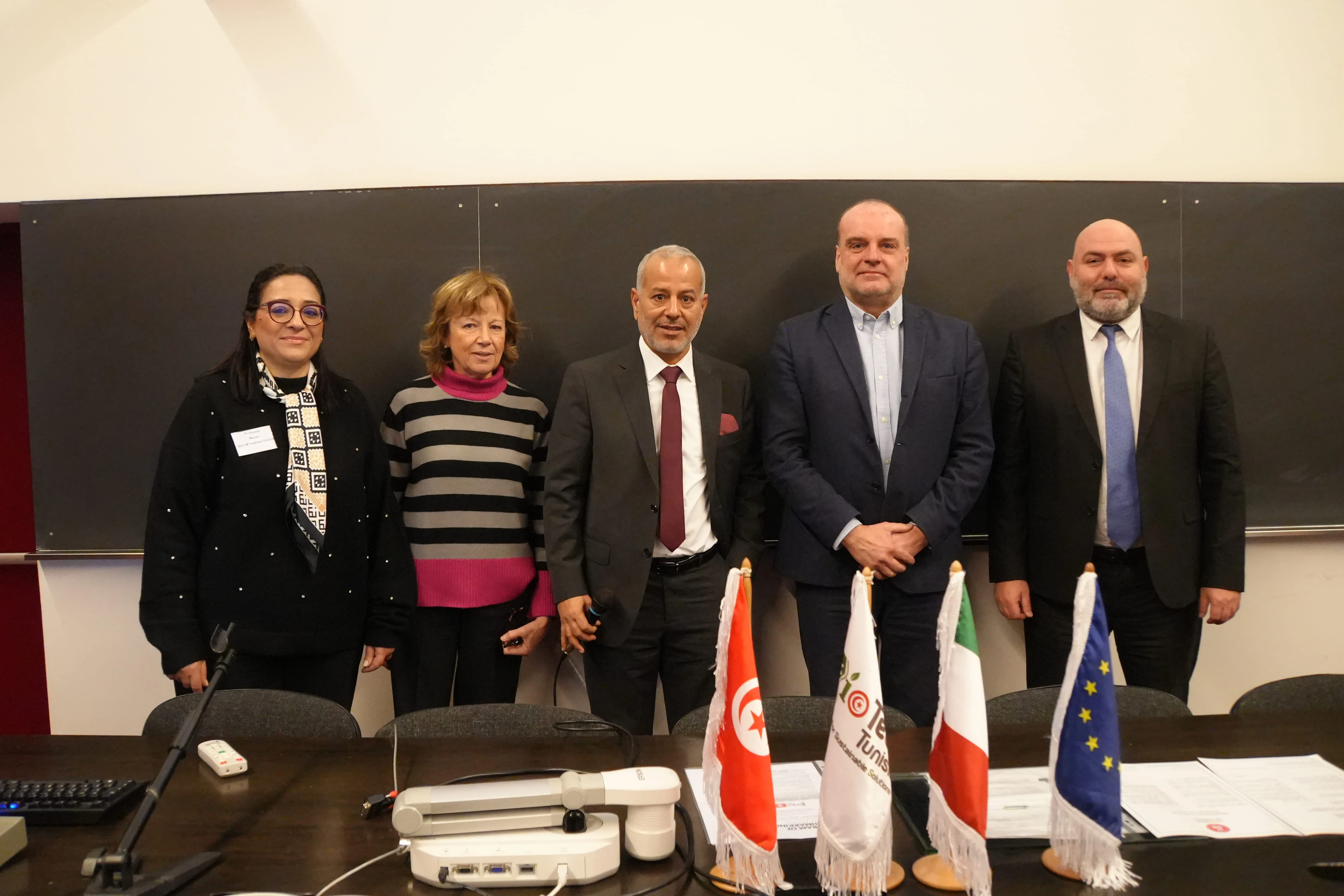 da sx. Manel Ben Mâ__Hadheb; F.Altruda; J.Gharbi; S.Geuna; M.Kochlef Dalla Tunisia all'Università di Torino: formazione dei biotecnologi